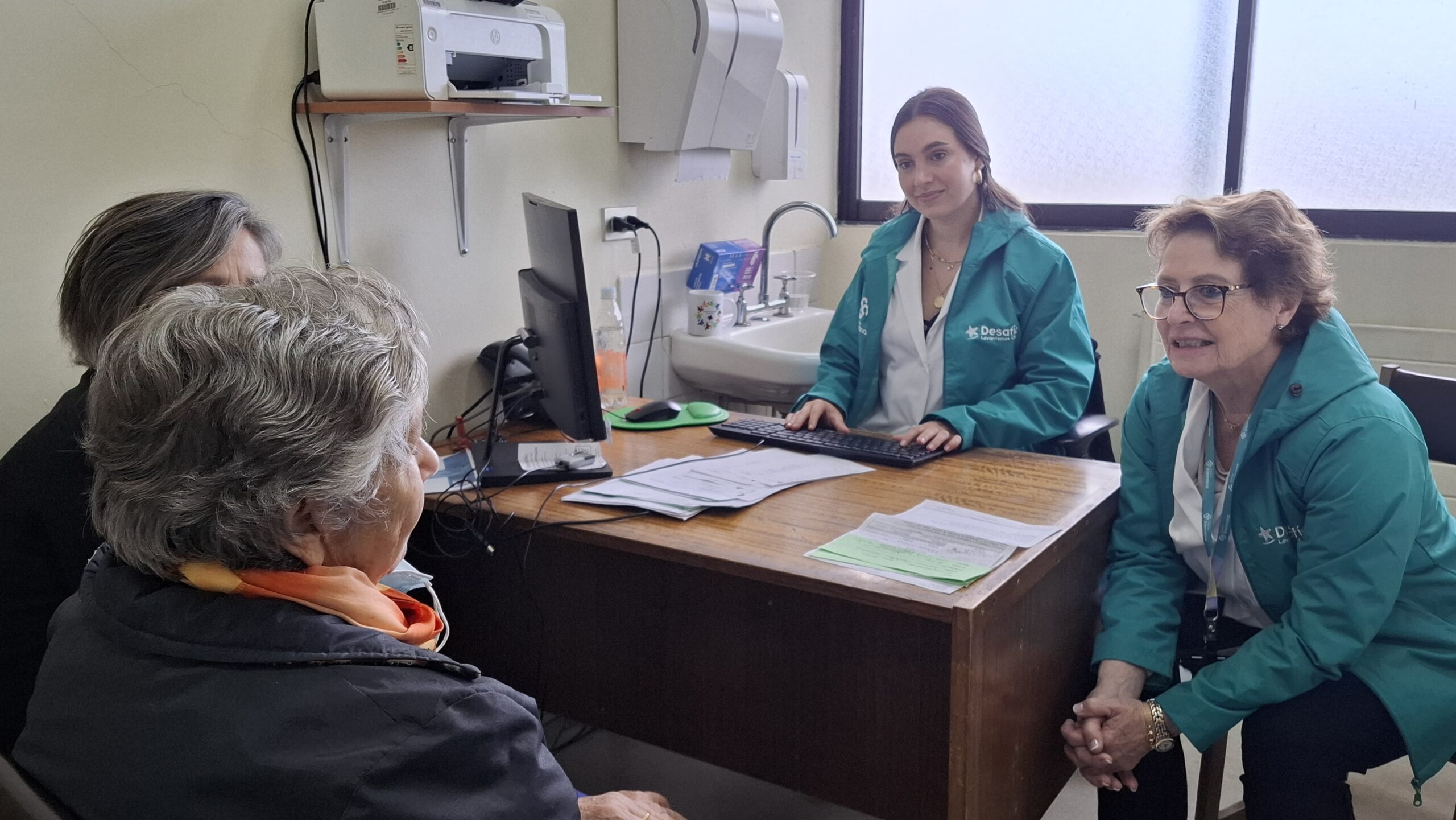 Hospital de Linares realiza operativo neurológico que beneficia a 109 pacientes de la Provincia
