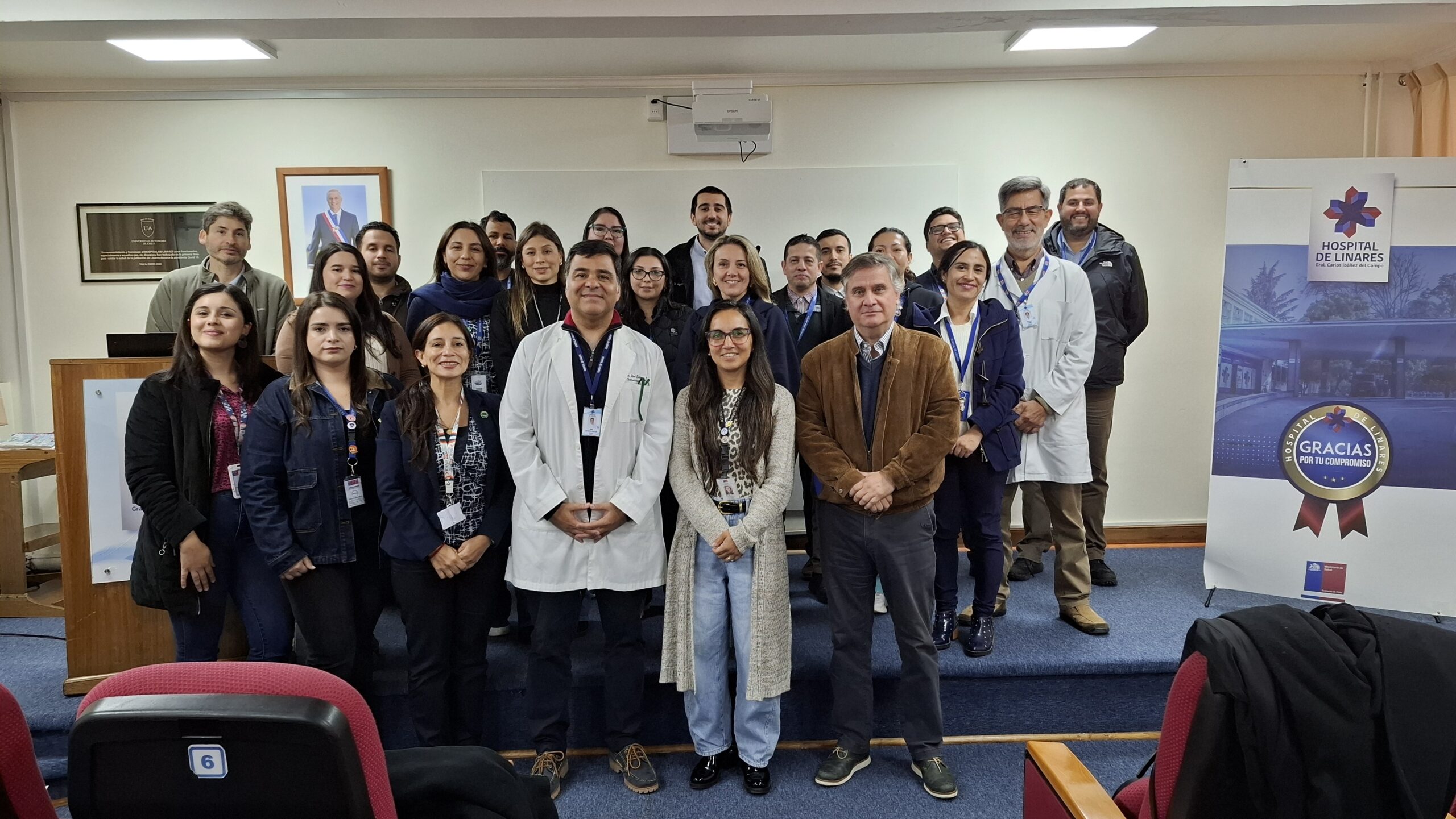 Hospital de Linares lidera segunda reunión de la Microred Maule Sur para fortalecer la gestión de pacientes hospitalizados en la red asistencial