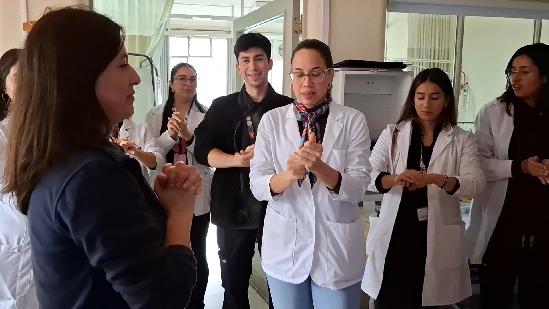 Hospital de Linares fortalece prevención de IAAS con jornada sobre higienización de manos y nuevas tecnologías