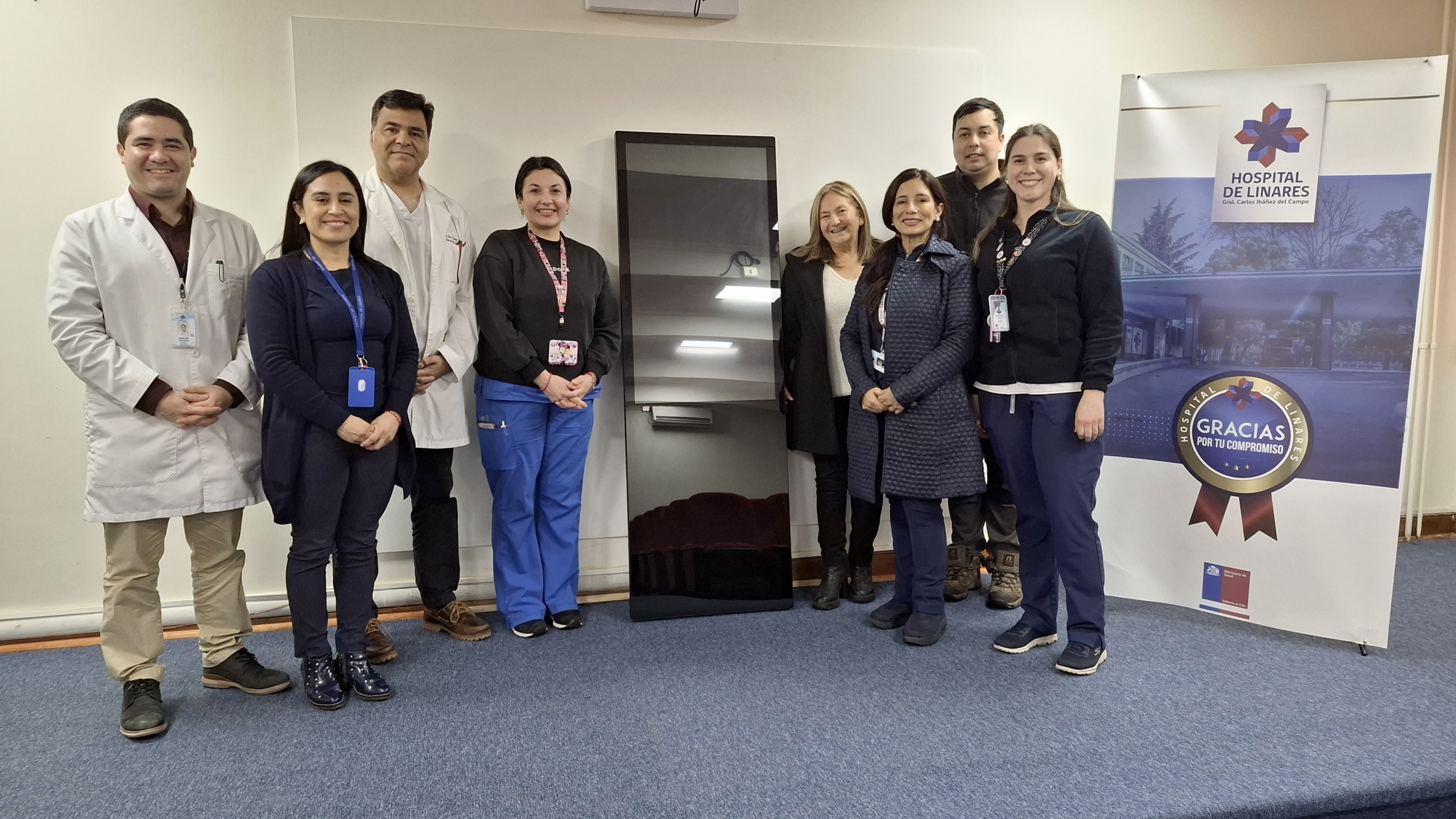 Hospital de Linares recibe importante donación de tótem de autoatención para el Servicio de Emergencia