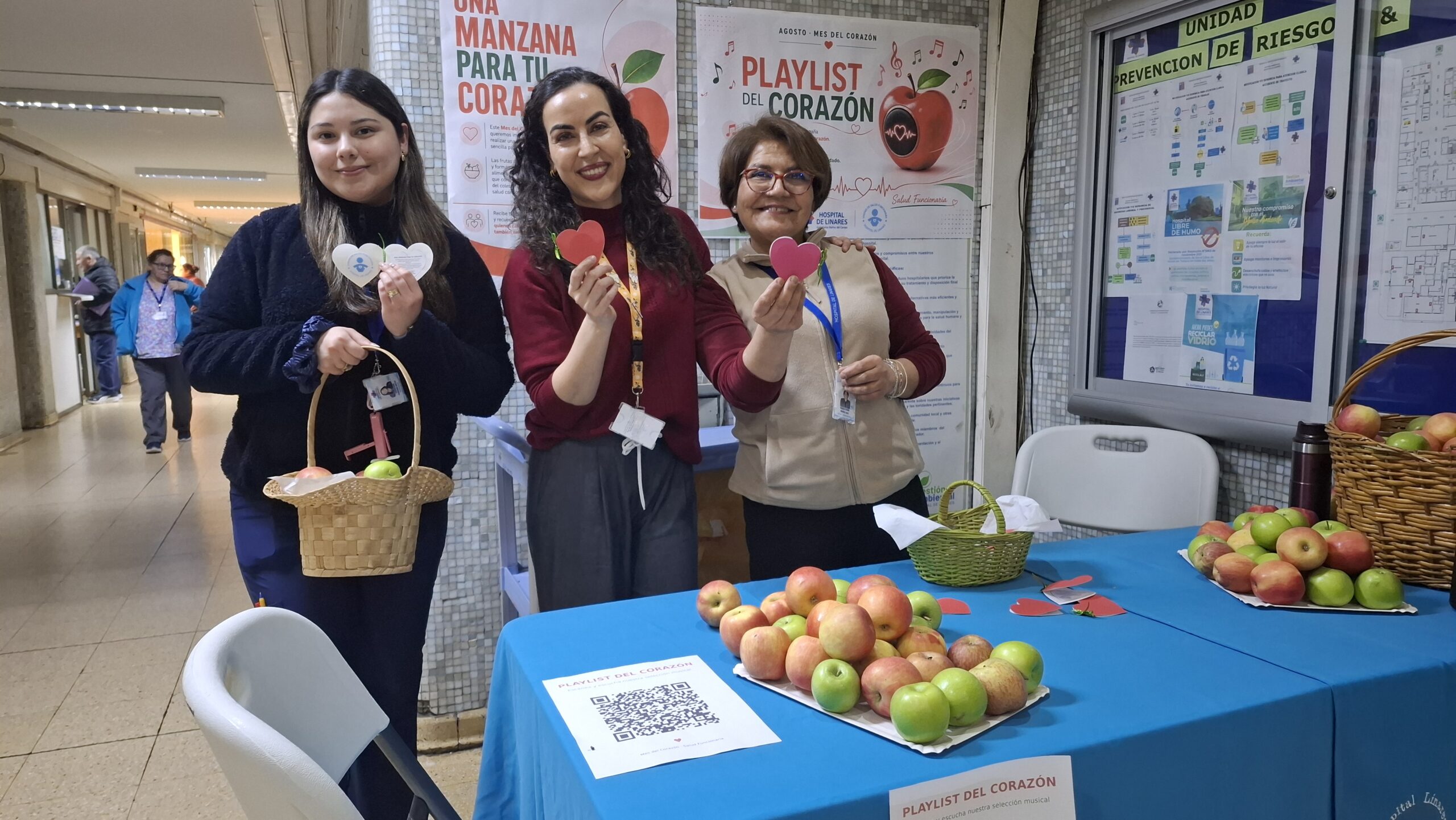Hospital de Linares promueve el autocuidado cardiovascular con iniciativa “Una manzana para tu corazón”