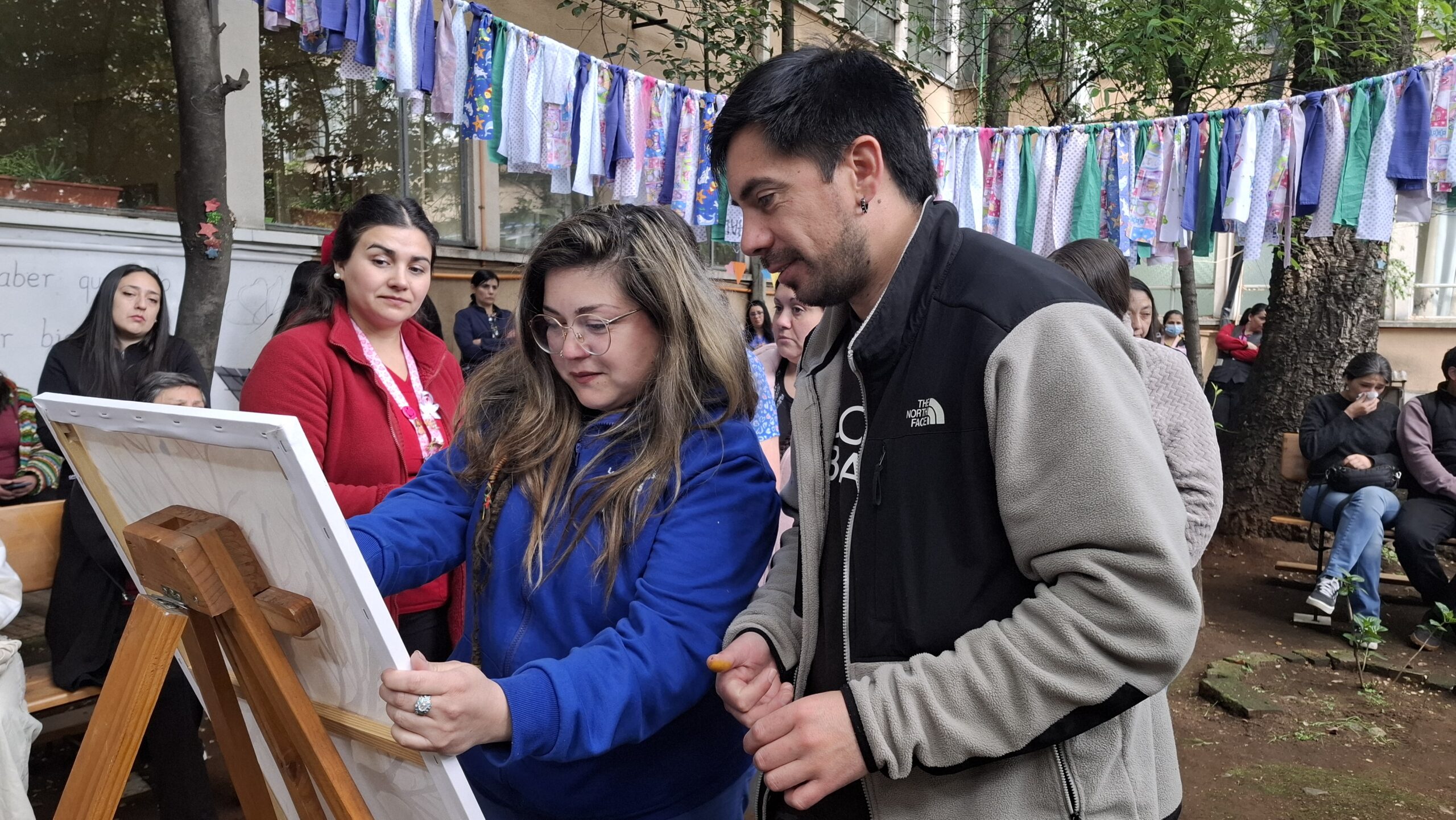 Hospital de Linares realizó su quinta Ceremonia de la Luz en el marco del Día del Duelo Gestacional, Perinatal, Neonatal y Pediátrico
